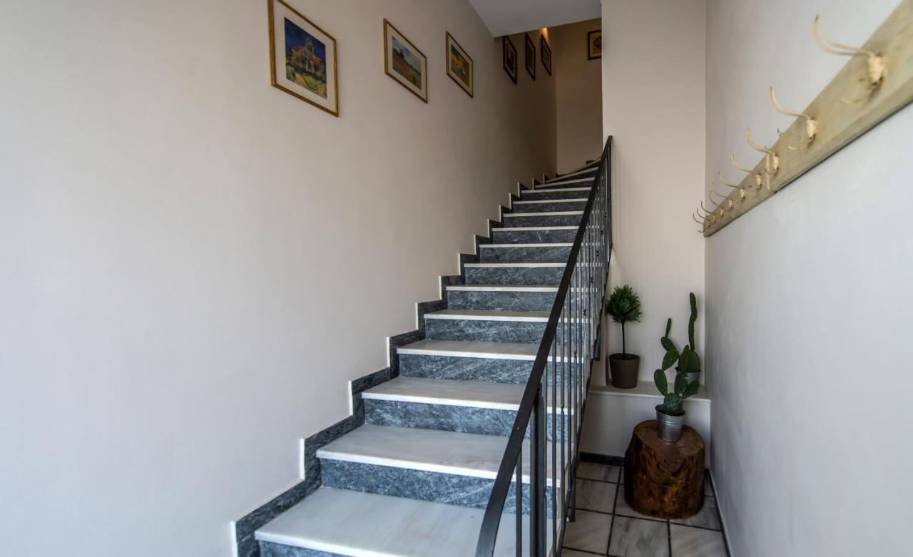 Angelinas Quarters - Kalamata Mediterranean Villas Buitenkant foto